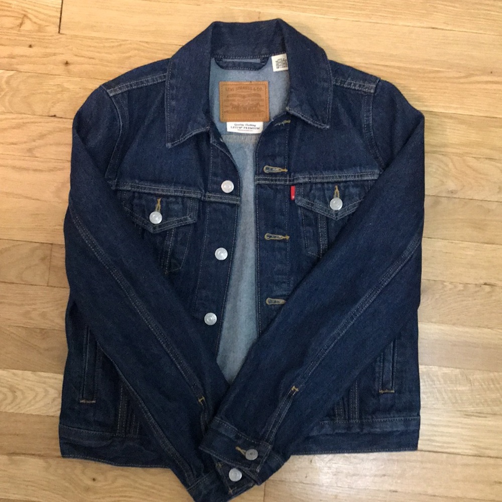 💙 Levi’s Premium Original Trucker Denim Jacket in Dark Wash (Blue) - XS